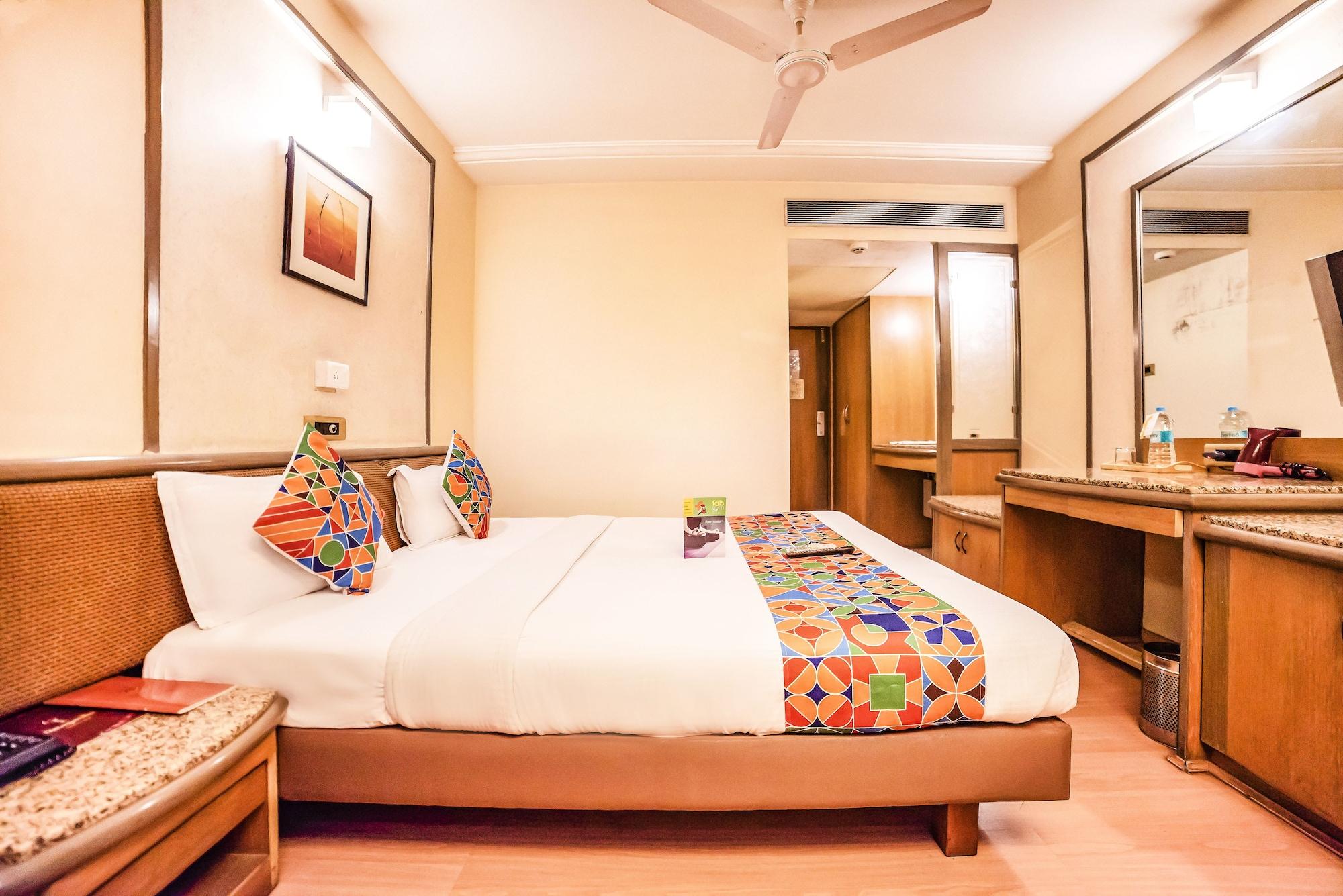 Hotel Gandharva Shivajinagar Pune Bagian luar foto
