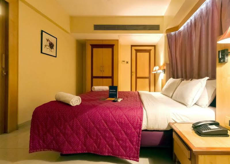 Hotel Gandharva Shivajinagar Pune Bagian luar foto