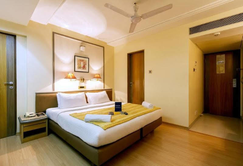 Hotel Gandharva Shivajinagar Pune Bagian luar foto
